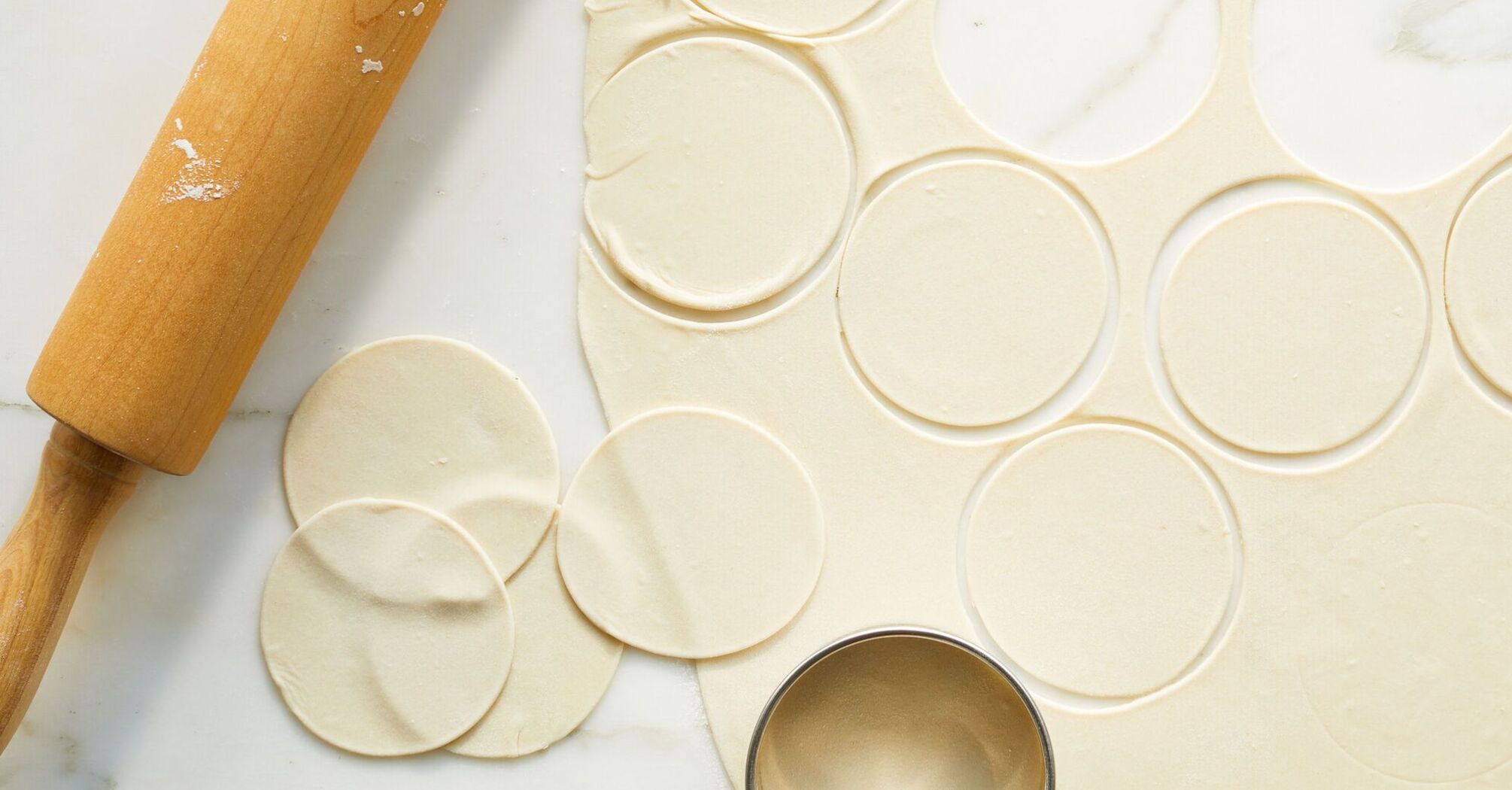 Suitable for both ravioli and dumplings: a universal dough that does not stick to your hands and does not fall apart