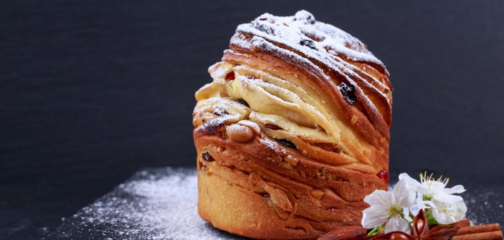 Puffy cruffins instead of ordinary Easter cakes: how to prepare spectacular baked goods for the holiday