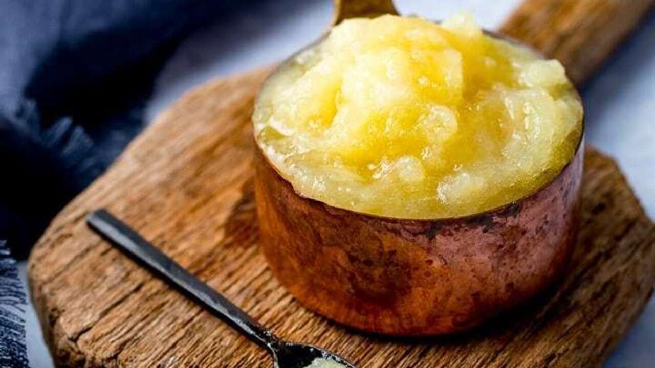 Piquant apple sauce for meat: how to prepare