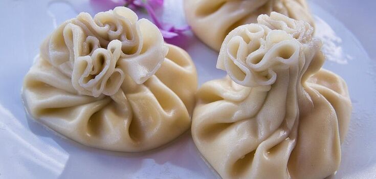Khinkali with juicy meat stuffing: easier to prepare than dumplings