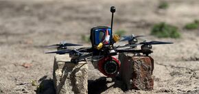 "Bardzo rzadki przypadek": wojsko ukraińskie trafia dronem w rosyjski Uragan MLRS. Wideo