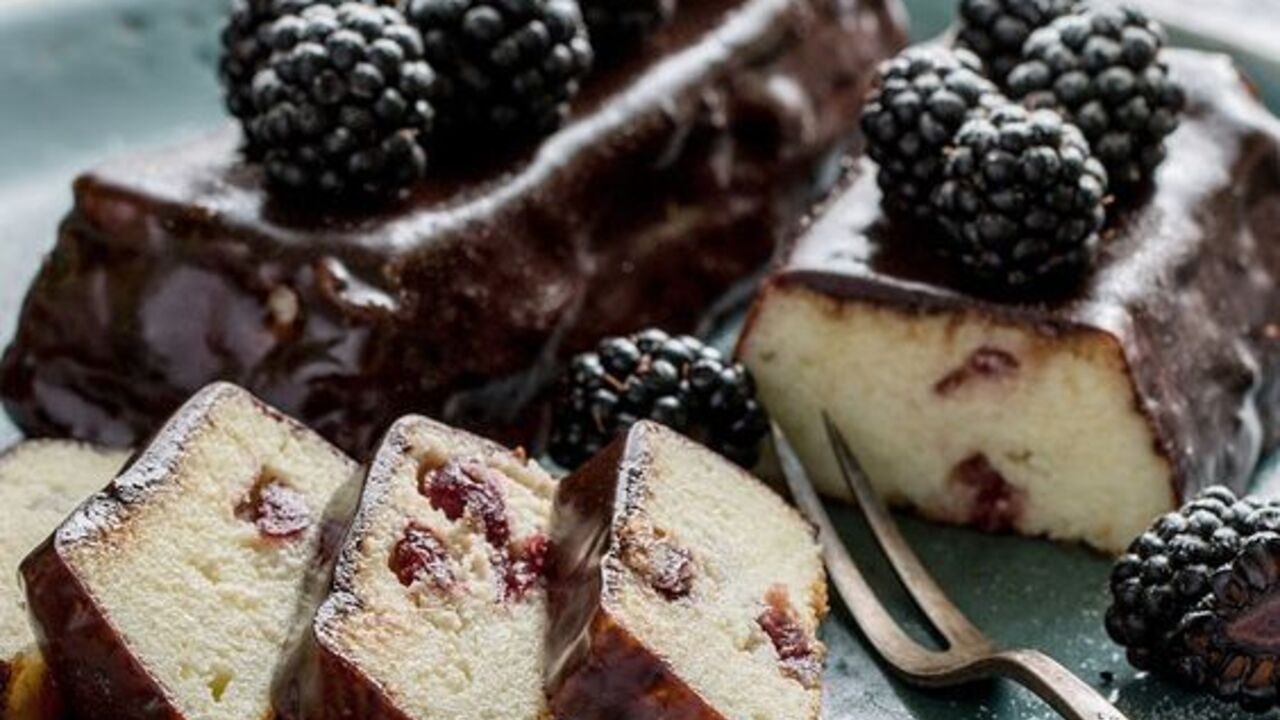 Delicious homemade cheesecake in chocolate glaze for tea: better than any cake