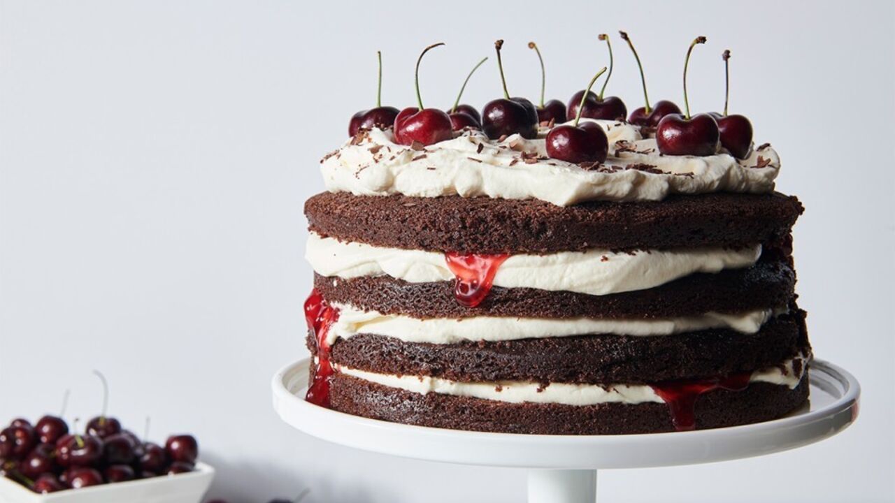 "Cherry Tenderness" cake made of fluffy sponge cakes and delicate cream: tastier than the popular "Prague" cake