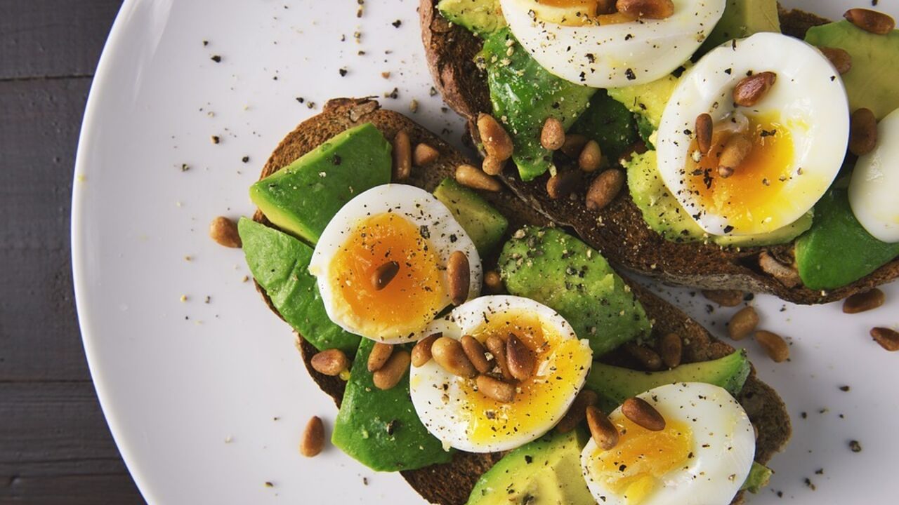 Delicious avocado toast with mushrooms: how to prepare a hearty snack or breakfast in minutes