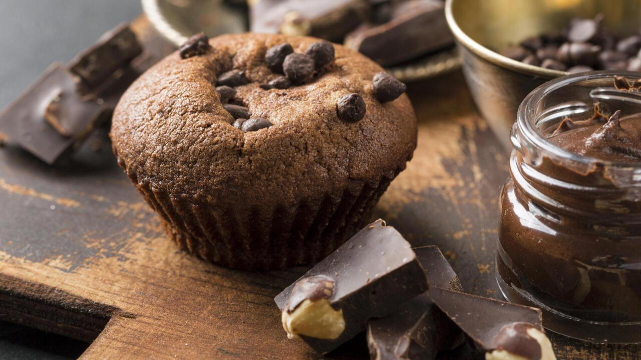 How to make delicious and fluffy homemade cupcakes in 5 minutes