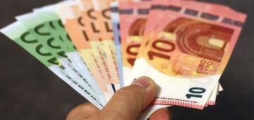 NBU rozważa powiązanie hrywny z euro