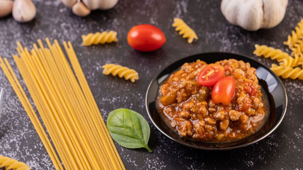 Baked Rigatoni a la Bolognese: a culinary masterpiece with two types of sauce