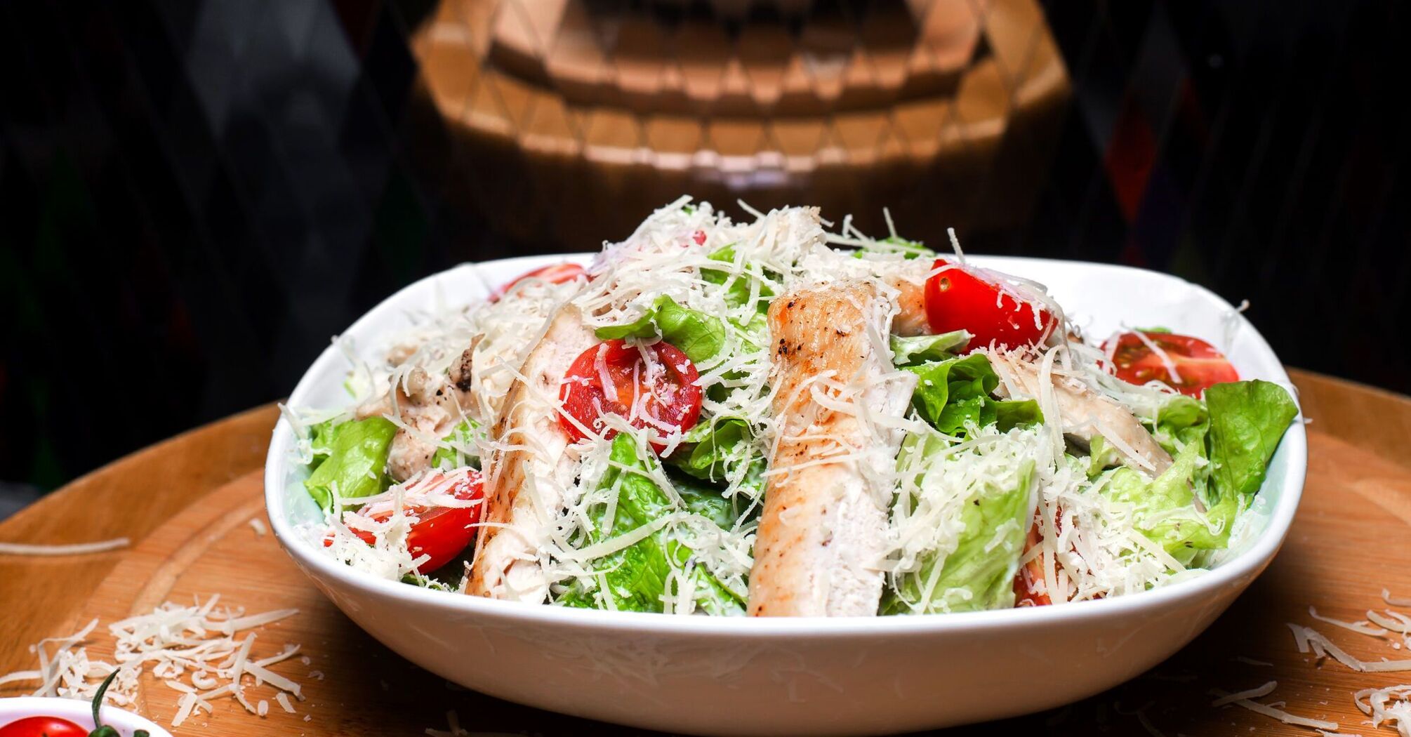 Caesar salad with turkey: what to add to the dish to diversify its taste