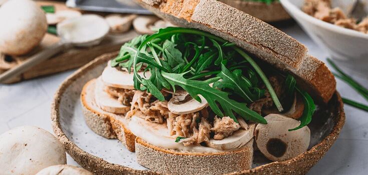 Hearty hot sandwiches with mushrooms: easy to prepare