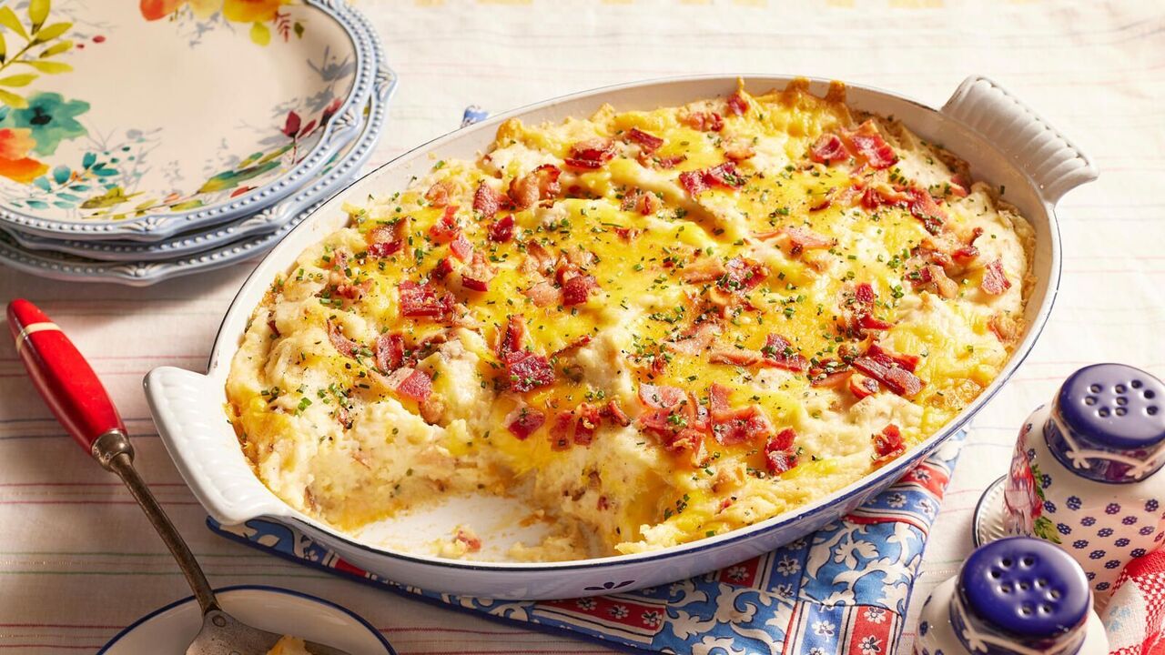 What to cook with potatoes for lunch instead of mashed potatoes: add meat and cheese