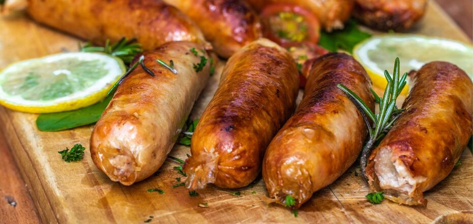 Healthy homemade meat sausages without chemicals: how to cook