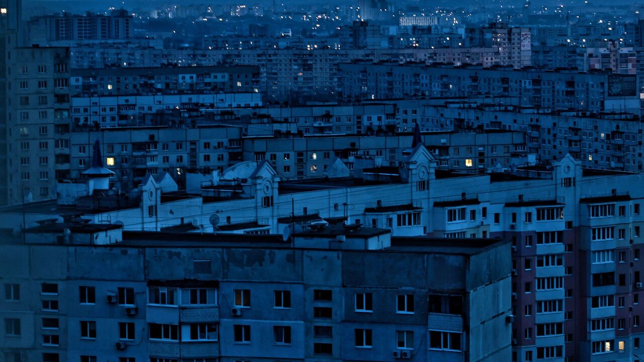 Hundreds of thousands of Ukrainians are without electricity every hour