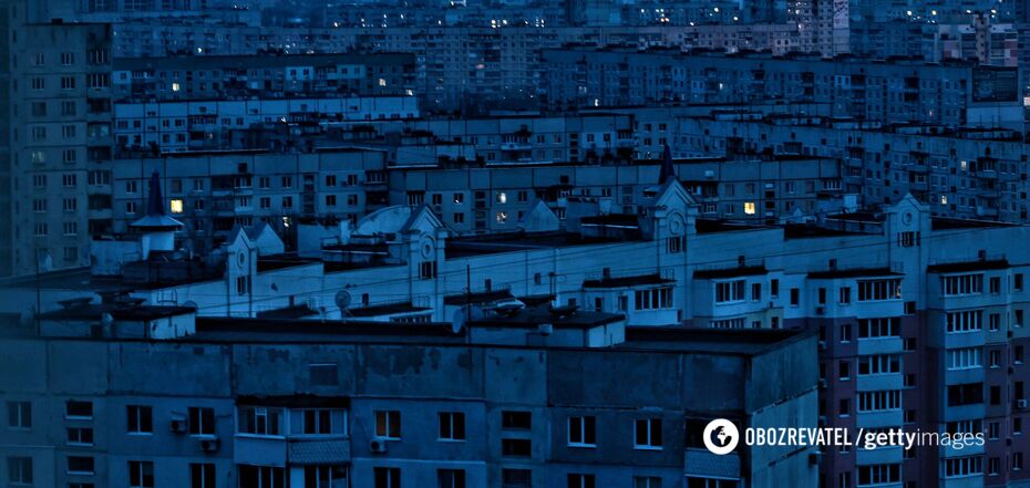 Hundreds of thousands of Ukrainians are without electricity every hour