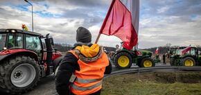 Poles resume rally at the border crossing with Ukraine