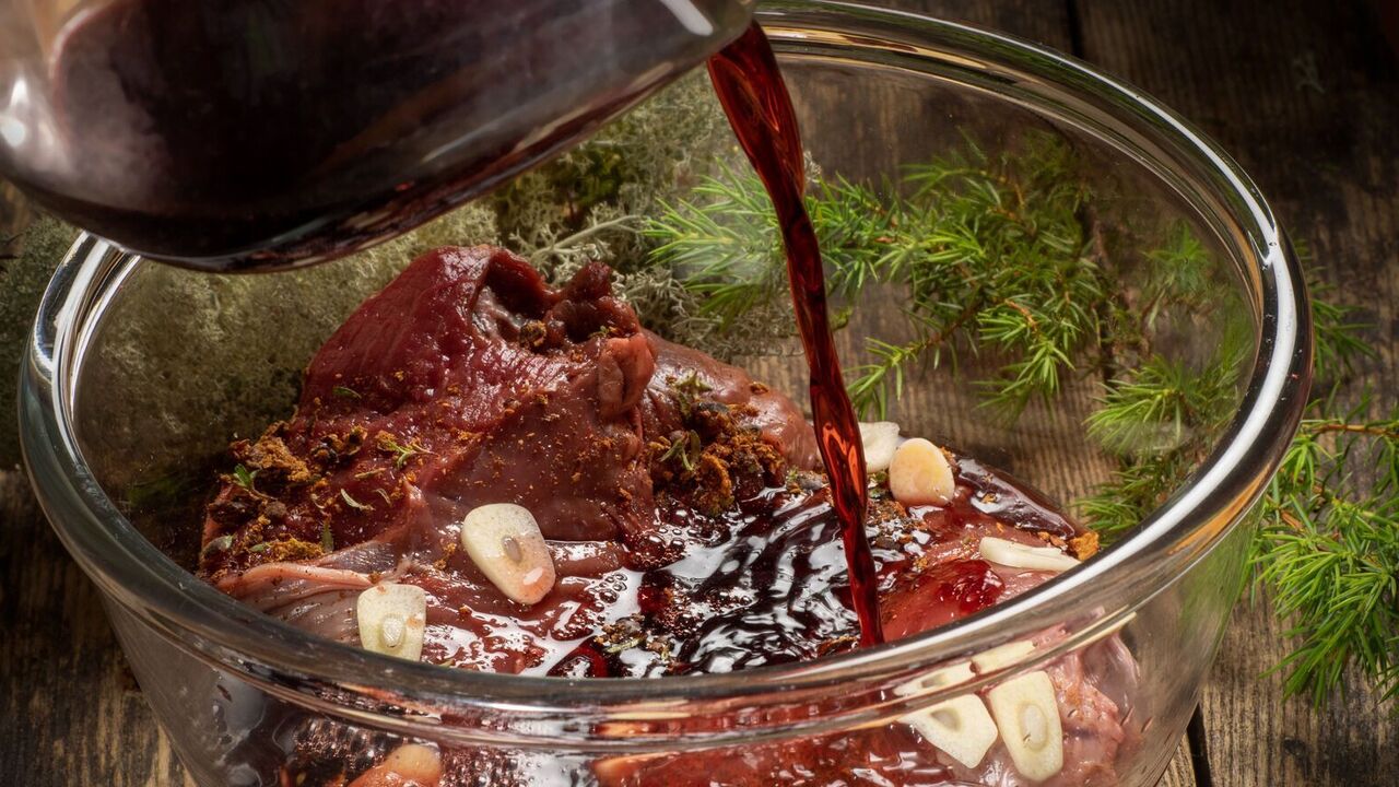 Tea marinade for barbecue: the meat will be very soft and juicy