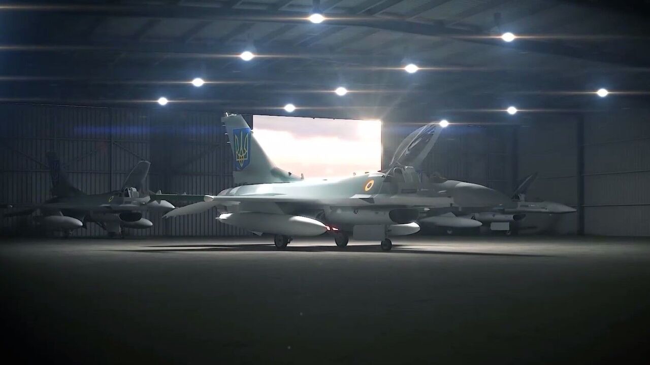 Czech Republic hands over first F-16 fighter jet trainer to Ukraine: Oleshchuk shows video and reveals details