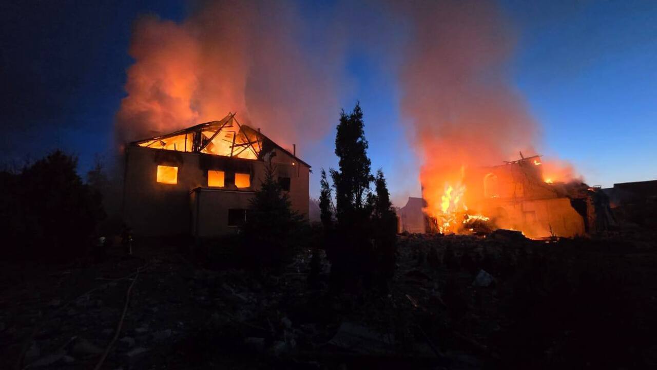 Russian occupiers hit a residential area in Kharkiv: fires broke out, there are victims. Photo