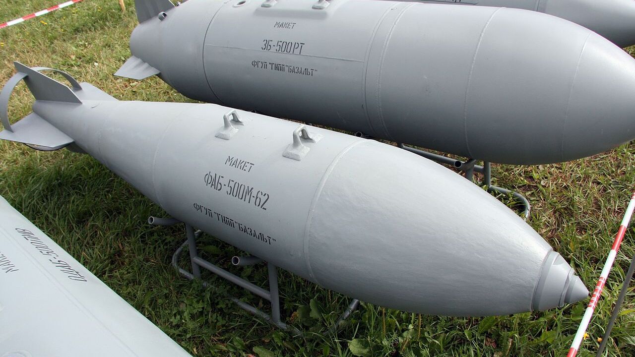 Endangering the population: British intelligence points to Russia's problems with the use of bombs