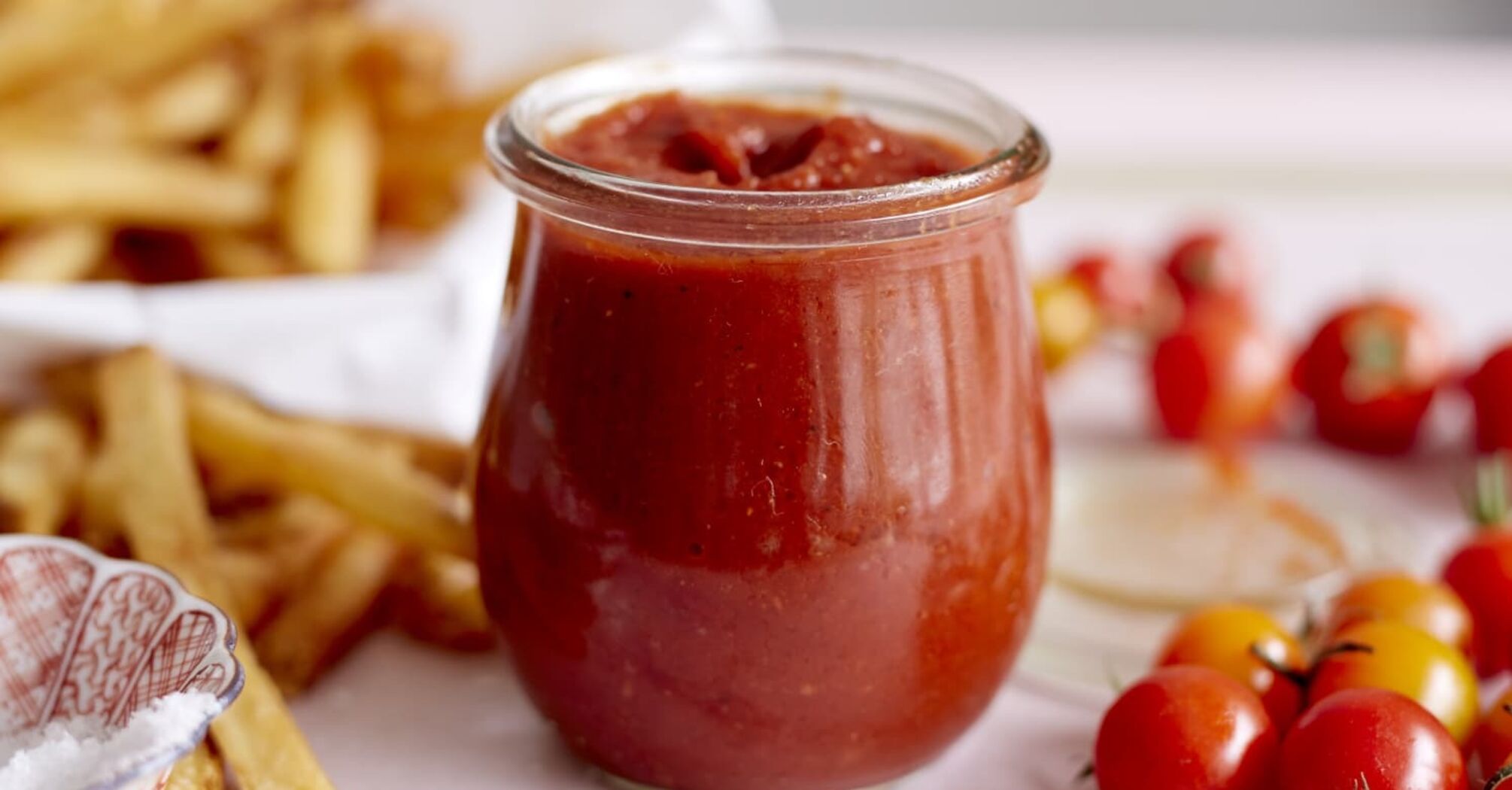 How to prepare healthy homemade ketchup with plums and beets