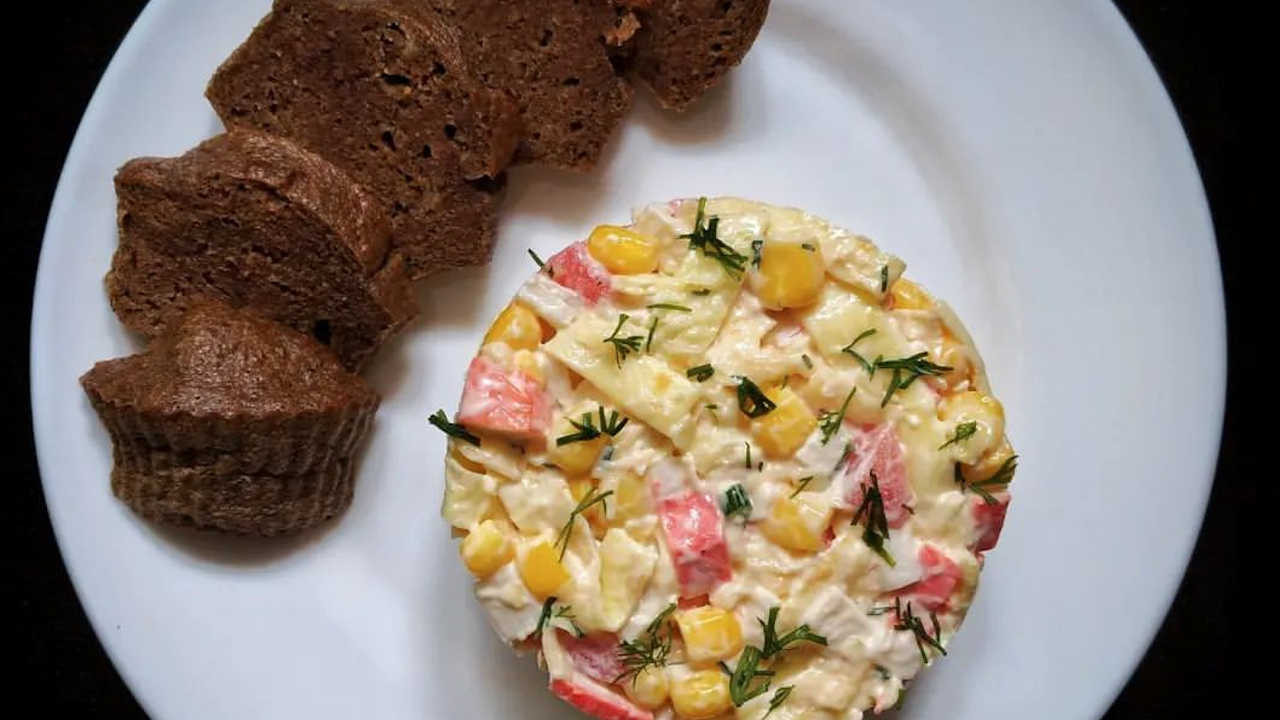 Salad recipe with crab sticks