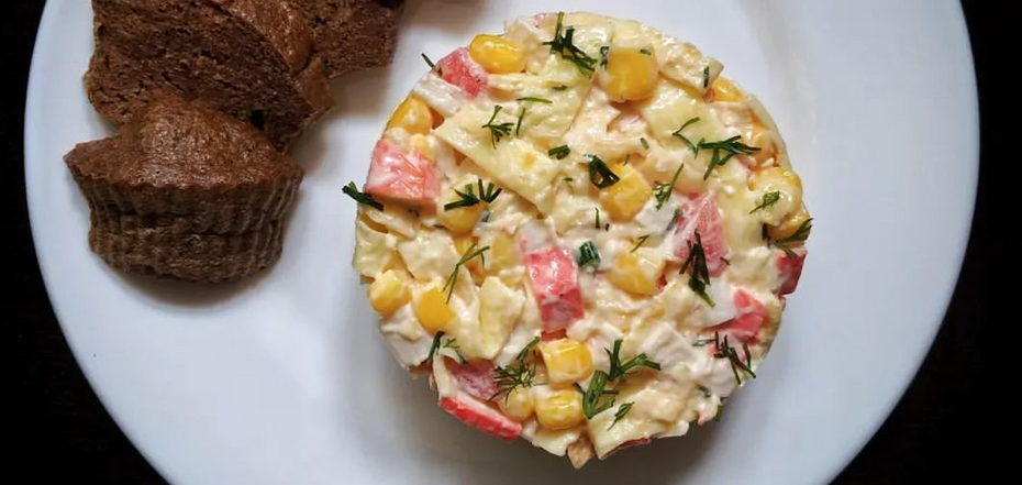Salad recipe with crab sticks