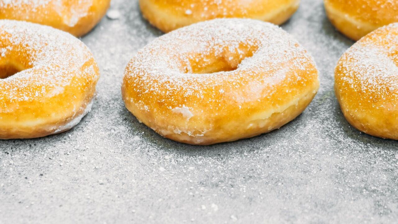 How to keep yeast bagels fresh for several days: a simple life hack