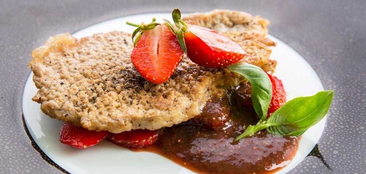 Chops in marinade and batter in a new way: soft and juicy