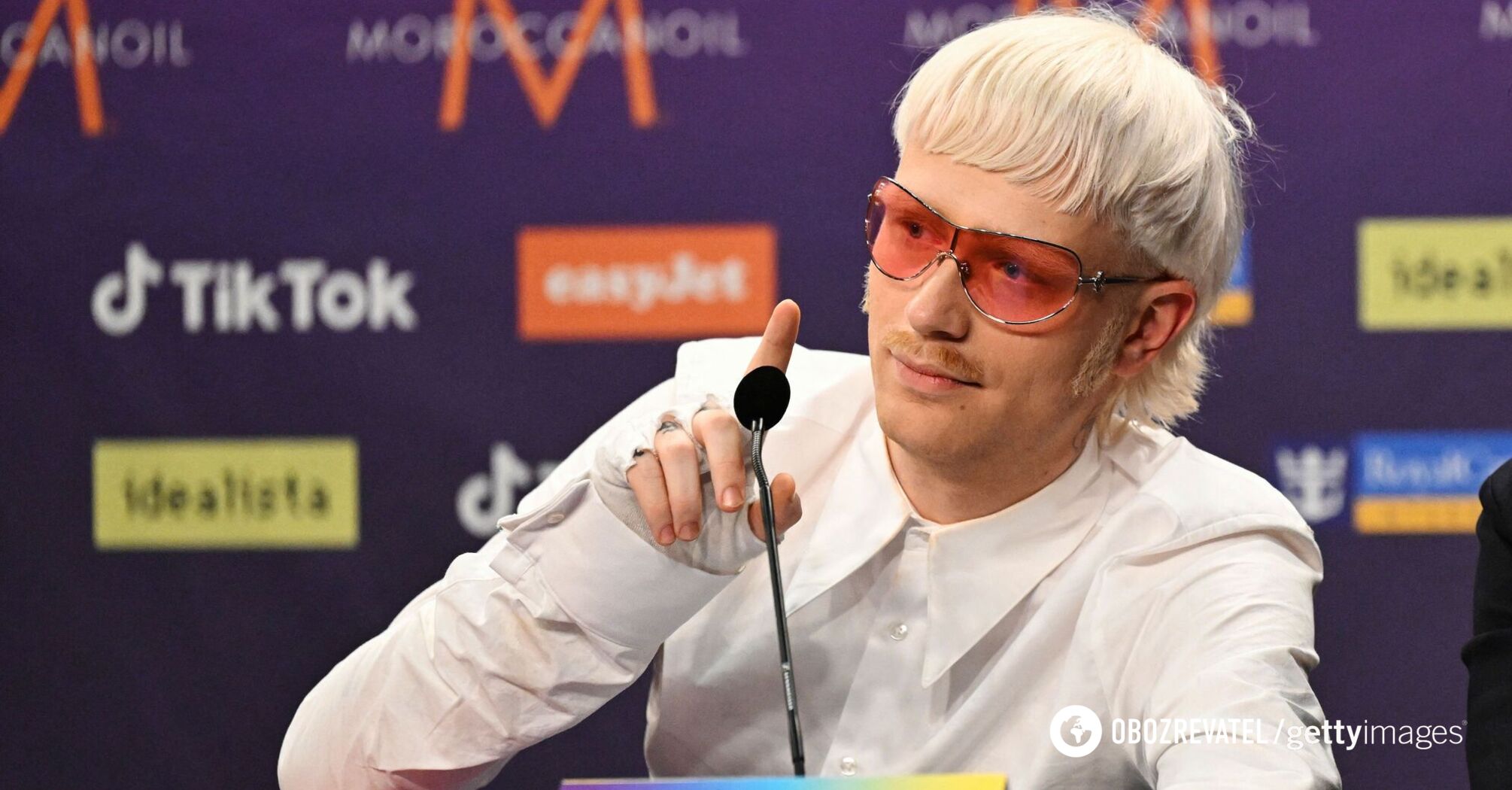 Holandia wsparła Joosta Kleina, który został zdyskwalifikowany z Konkursu Piosenki Eurowizji: Europę grano w kościołach, a konkurs krytykowano w telewizji. Wideo