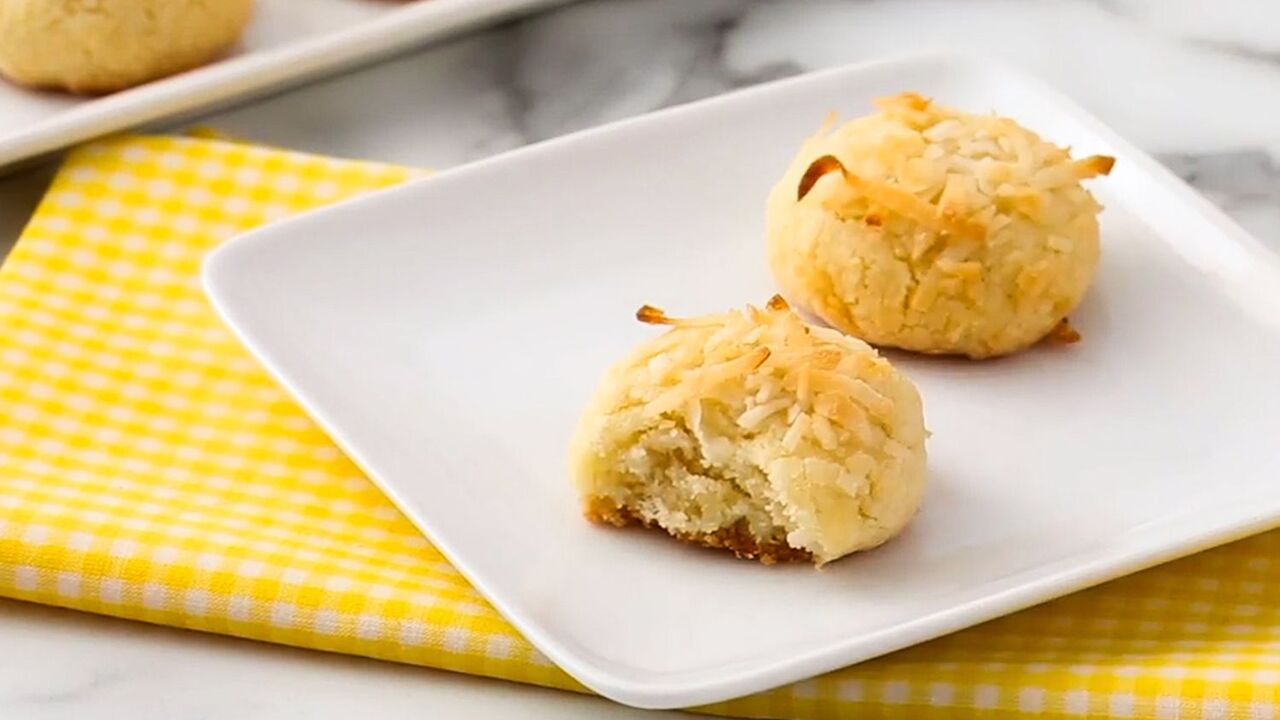 Delicious sugar-free cookies with only four ingredients: how to make a healthy dessert for children