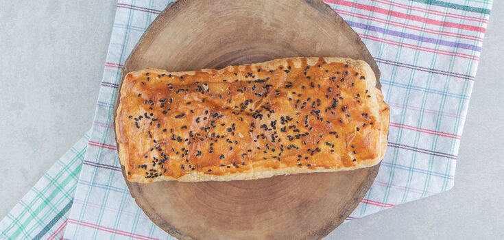Quick jamon pie: when you don't have time to knead the dough