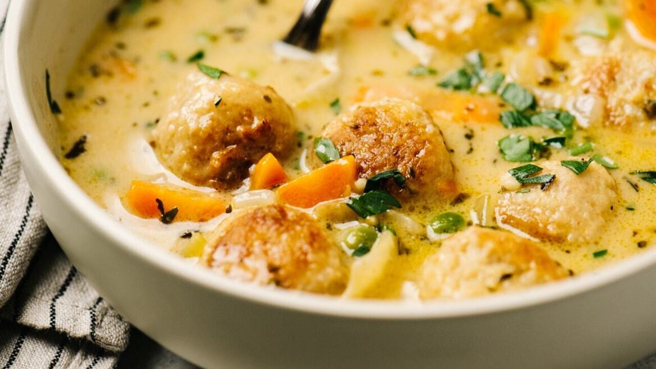 Soup with meatballs for lunch in a new way: just add these ingredients