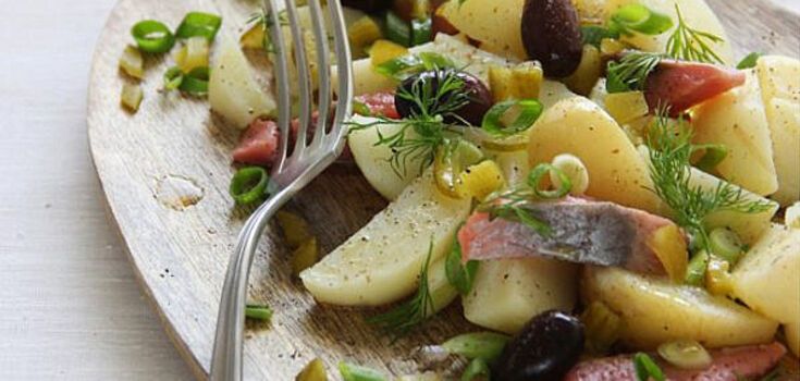 What tasty salad to prepare with herring: a budget and hearty option