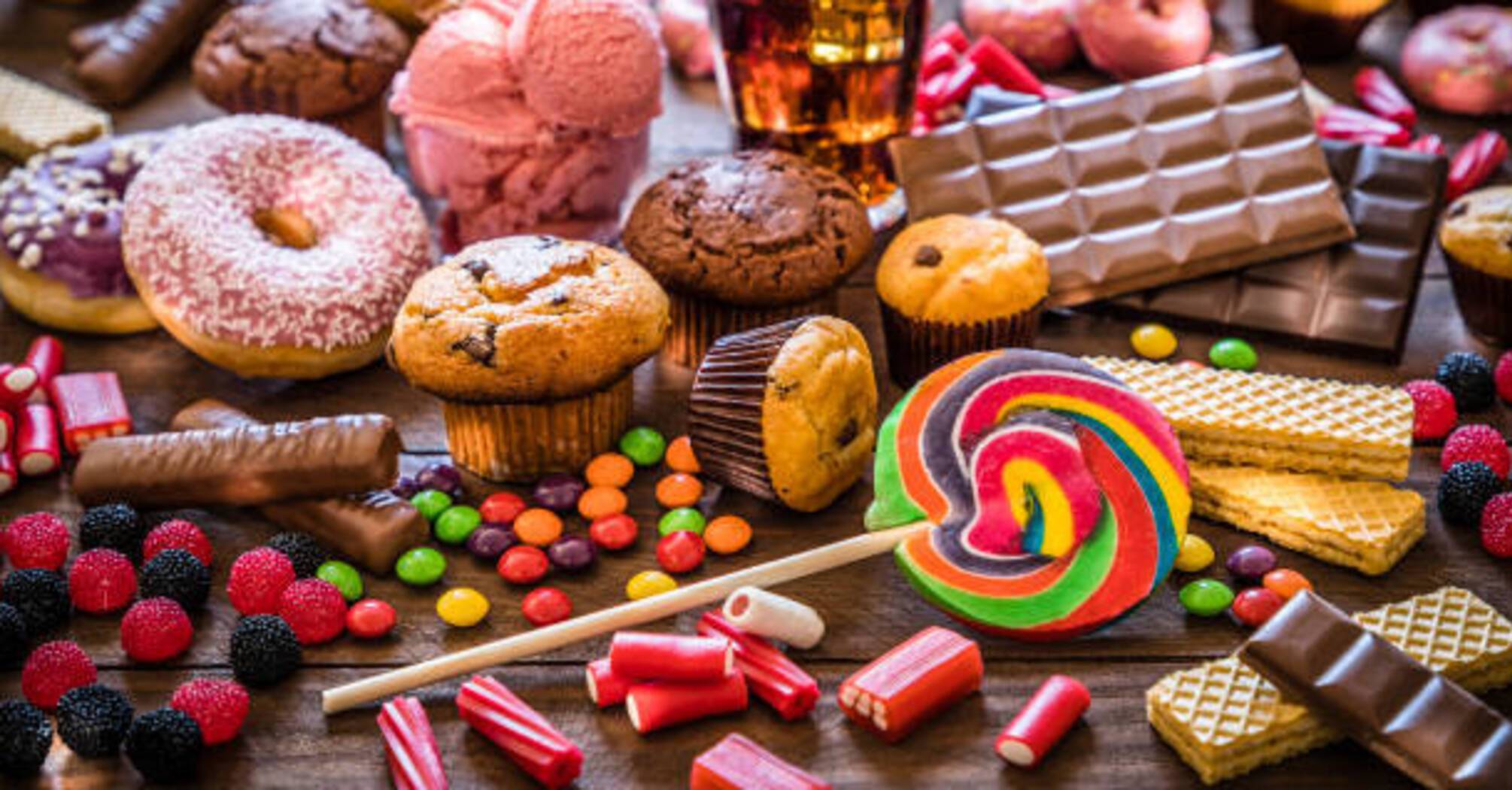 The 5-second rule: scientists explain how quickly bacteria "attack" food that has fallen on the floor