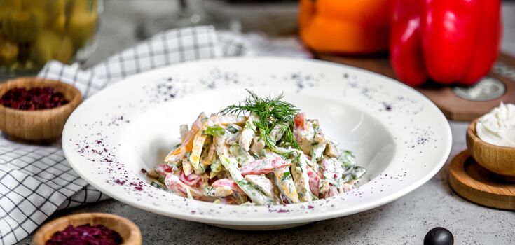 Spring salad in 5 minutes: the perfect combination of ingredients