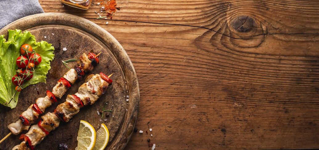 Kebabs with pickled onions in the oven: when you can't go outdoors