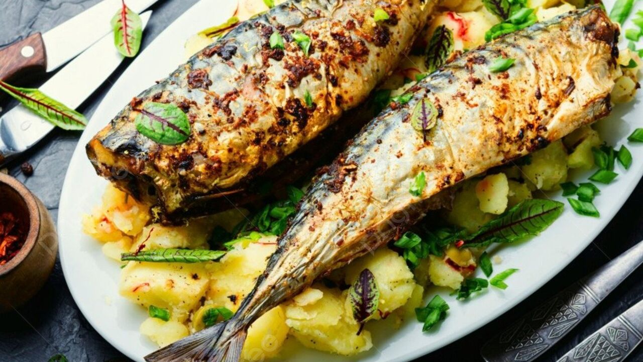 Baked mackerel in a new way: the fish will be very juicy