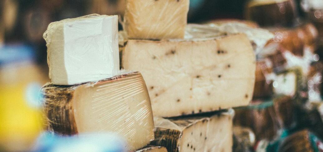 How to slice cheese so that all the slices are exactly the same: life hack