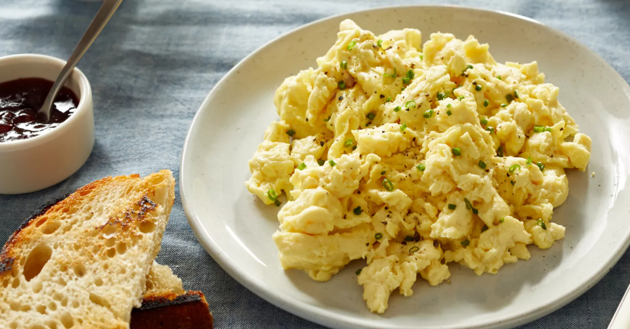 Useful and tasty omelet with asparagus: ready in 10 minutes
