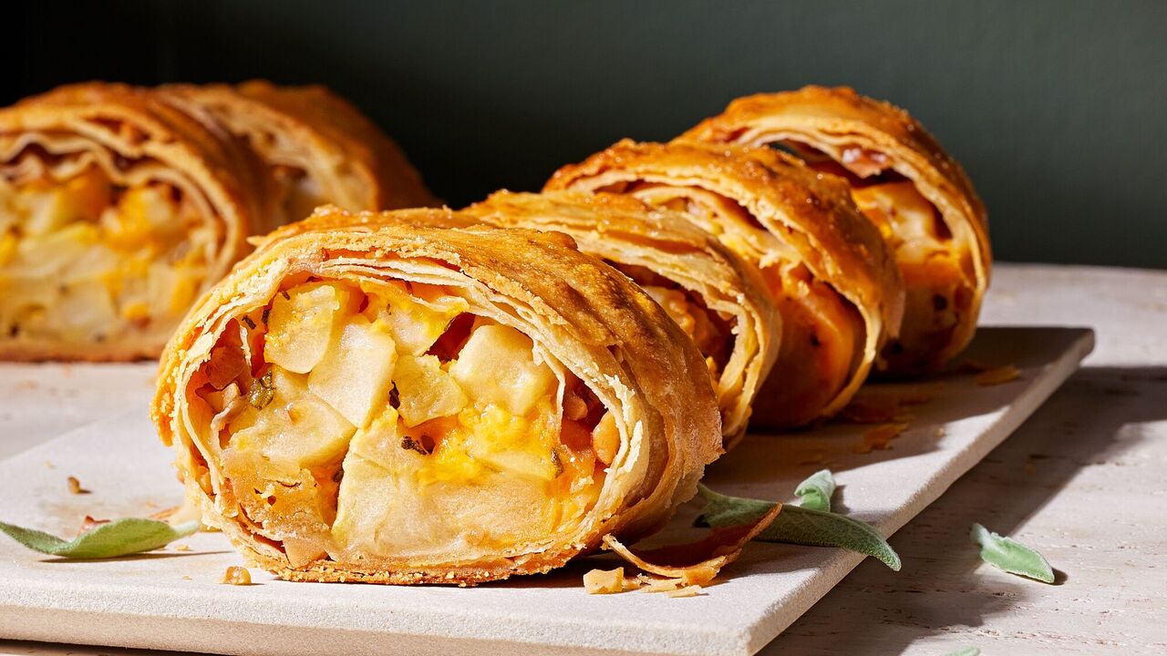 What a delicious pie to make from puff pastry: a variant of an elementary dessert for tea