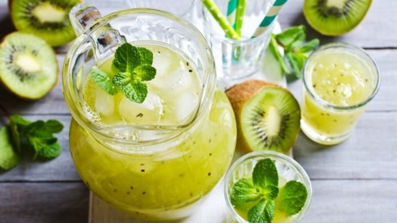 Refreshing kiwi lemonade: how to make it at home