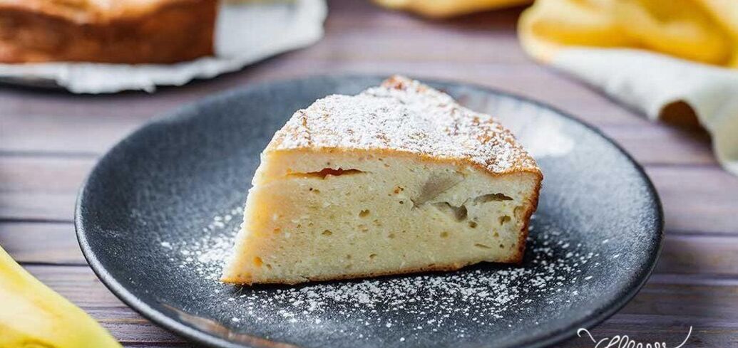 Banana and cottage cheese casserole for children: it turns out to be as tender as a souffle