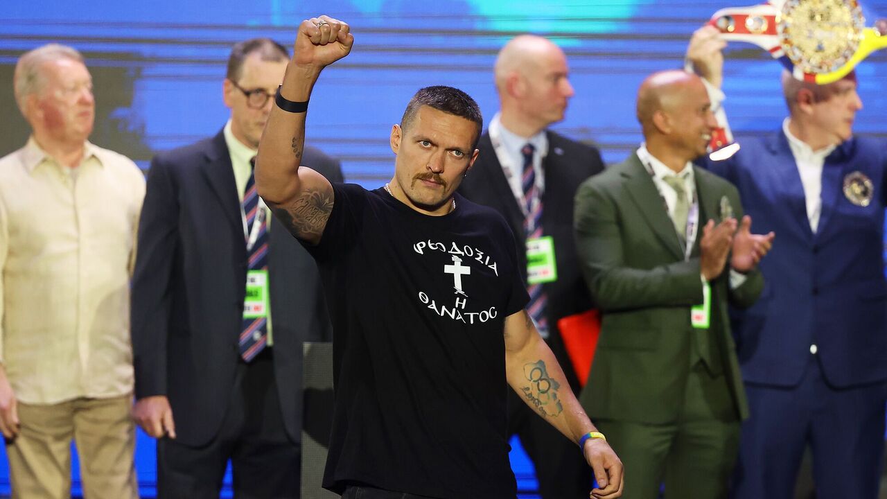Ukrainian anthem played before the Usyk-Fury fight in Saudi Arabia received a standing ovation. Video