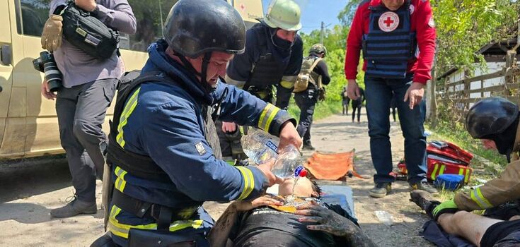 The Russian army commits a terrorist attack near Kharkiv, hitting a recreation center twice with an Iskander-M: 5 dead, including a pregnant woman, 16 injured