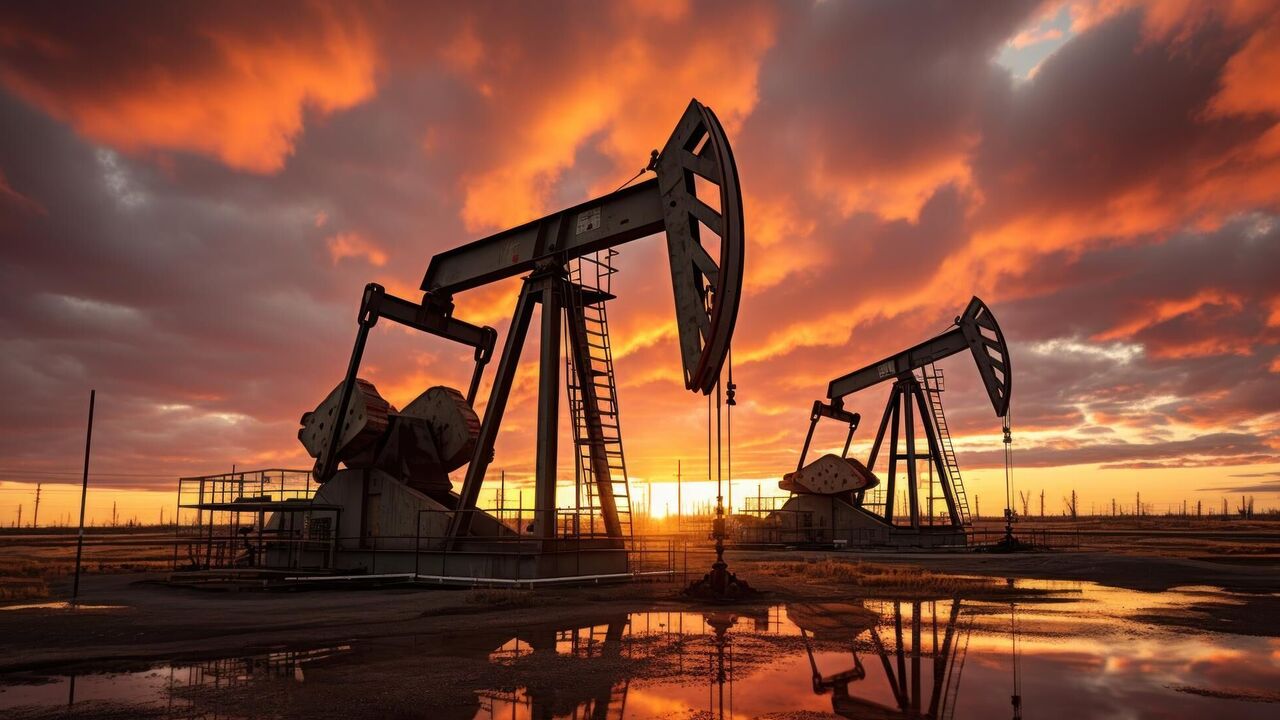 Indian refineries resume purchasing oil from the aggressor country