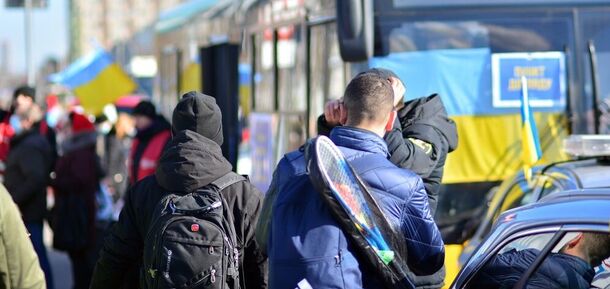 Czy Polska i inne kraje mogą siłą odsyłać na Ukrainę mężczyzn zobowiązanych do służby wojskowej: Kulpa wyjaśnia