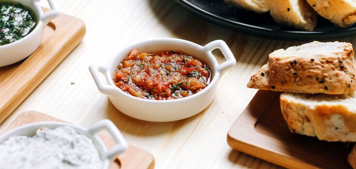 Spicy Turkish-style appetizer: so delicious you want to eat it with a spoon