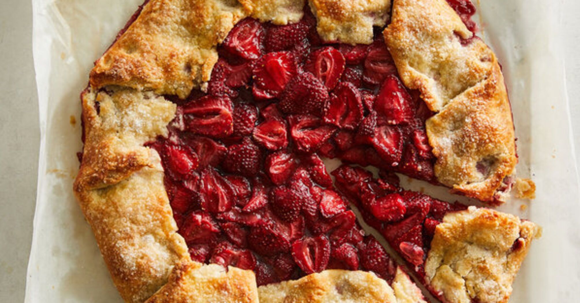 How to make a crispy seasonal galette with juicy strawberries: better than any cake