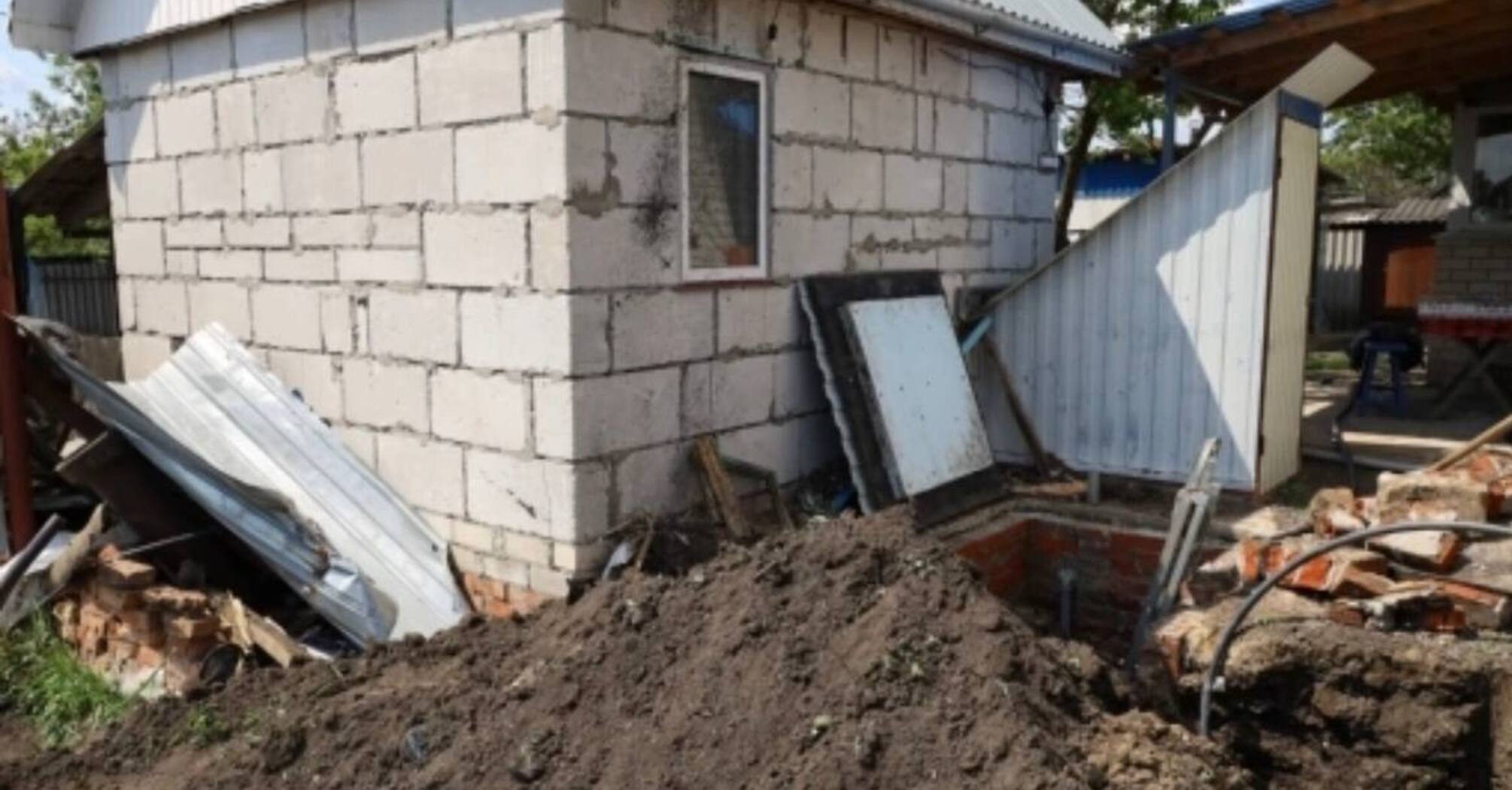 Damage on Mashinobudivnykiv Street in Shebekino