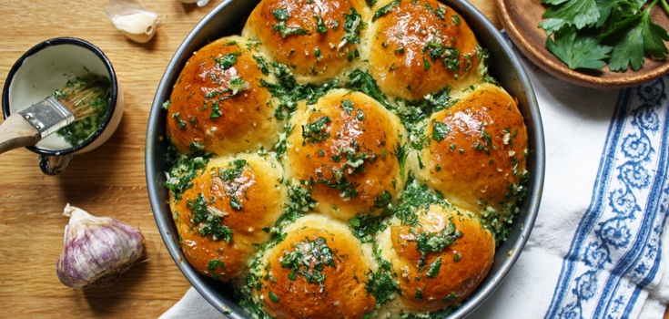 Incredibly tender and crispy donuts for borscht: how to bake at home