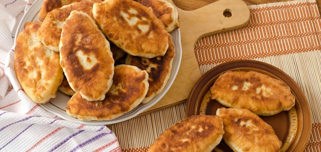 What kind of dough makes the most delicious fried pies: does not absorb a lot of oil